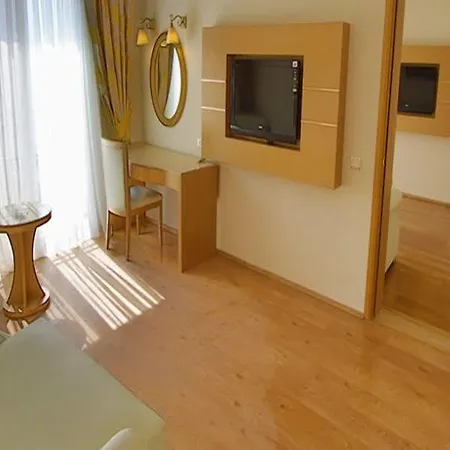 Cesars Hotel Gumbet